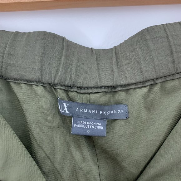 ❗️Armani Exchange Olive Moss Green Satin Silky Cuffed Cargo Shorts Size 6 - Picture 8 of 9